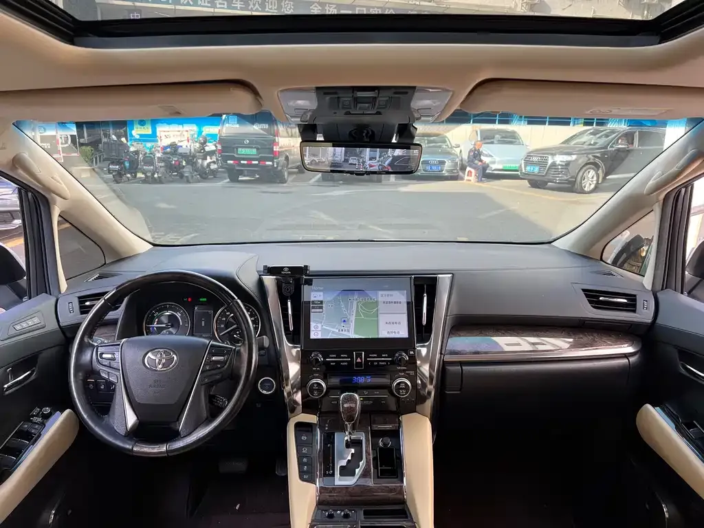 Toyota Vellfire — фото 5
