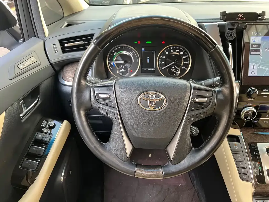 Toyota Vellfire — фото 6