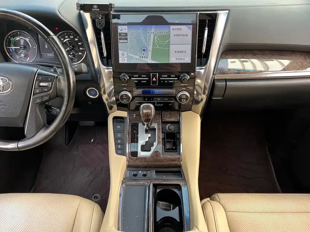 Toyota Vellfire — фото 7