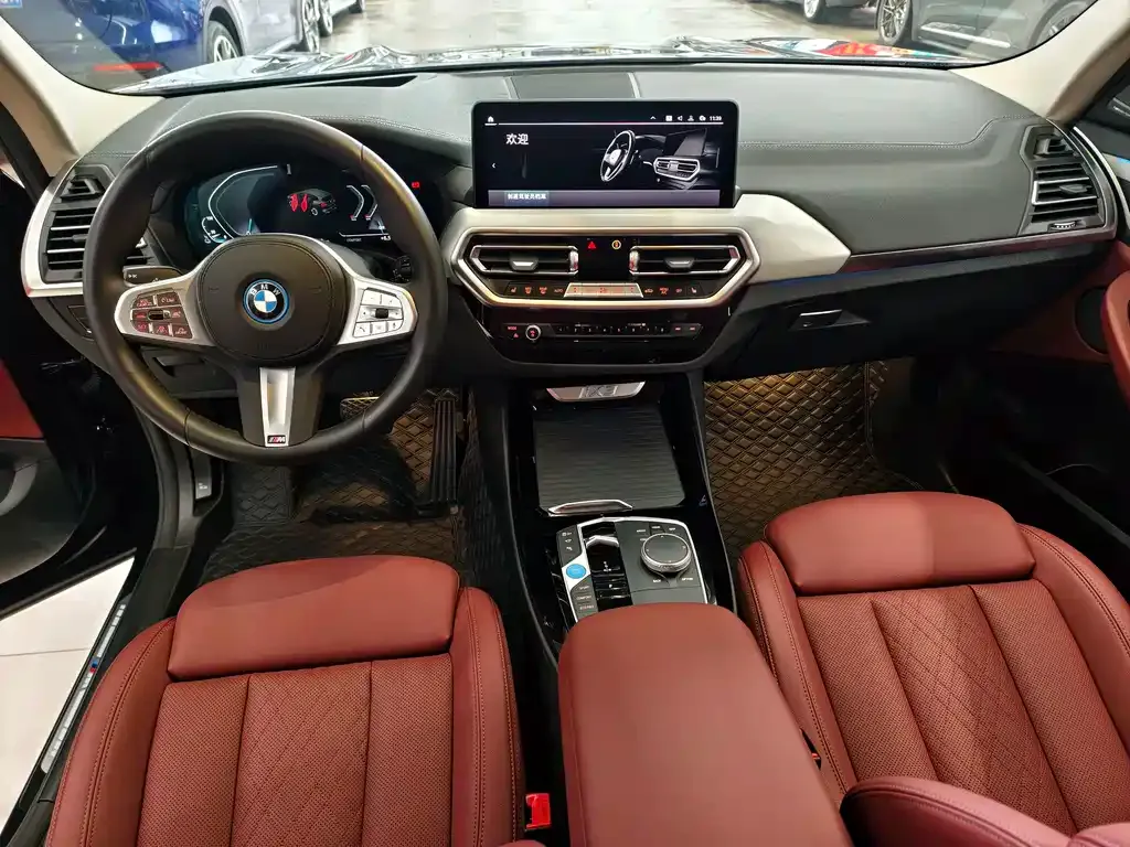 BMW iX3 — фото 2