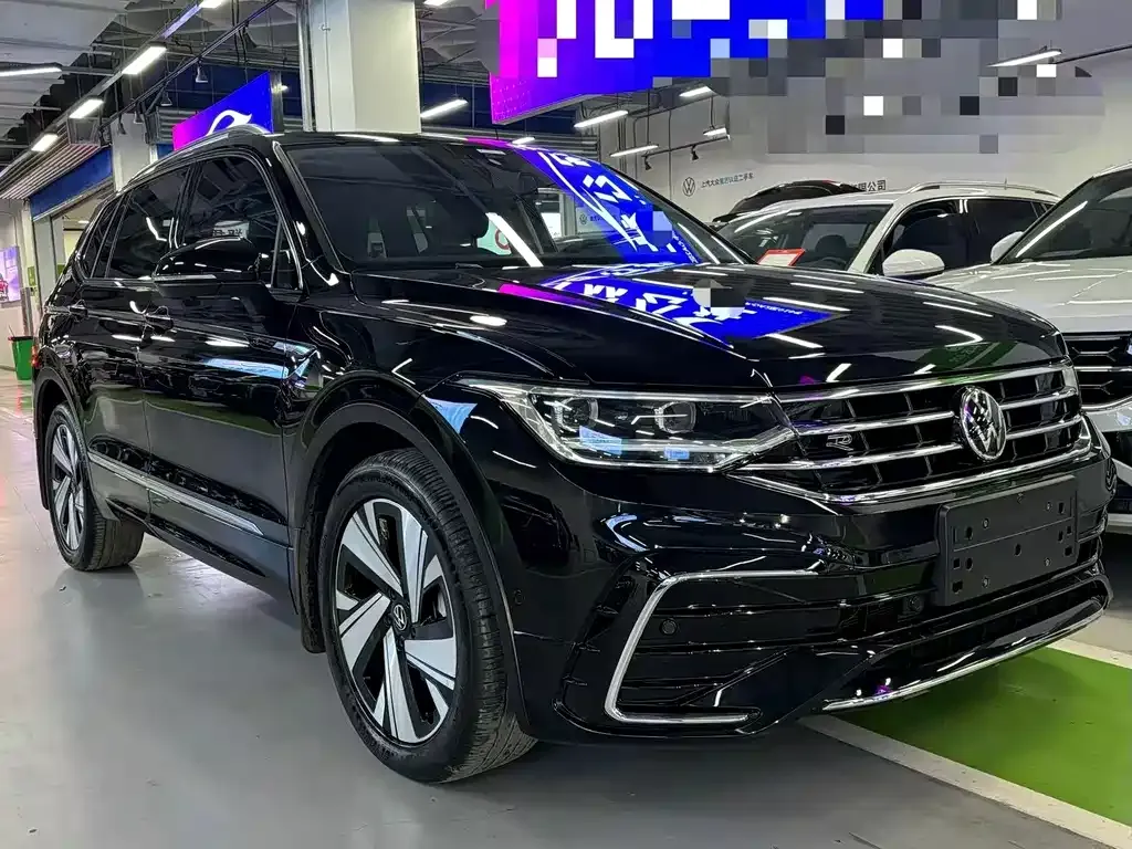 Volkswagen Tiguan L — фото 7