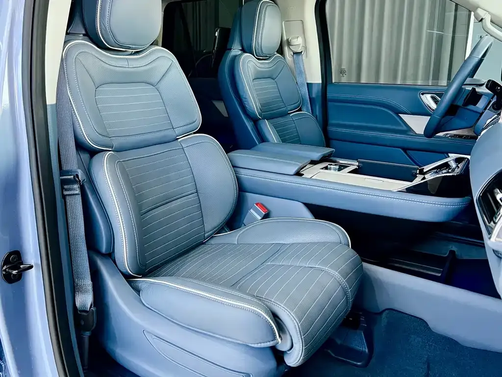 Lincoln Navigator — фото 10