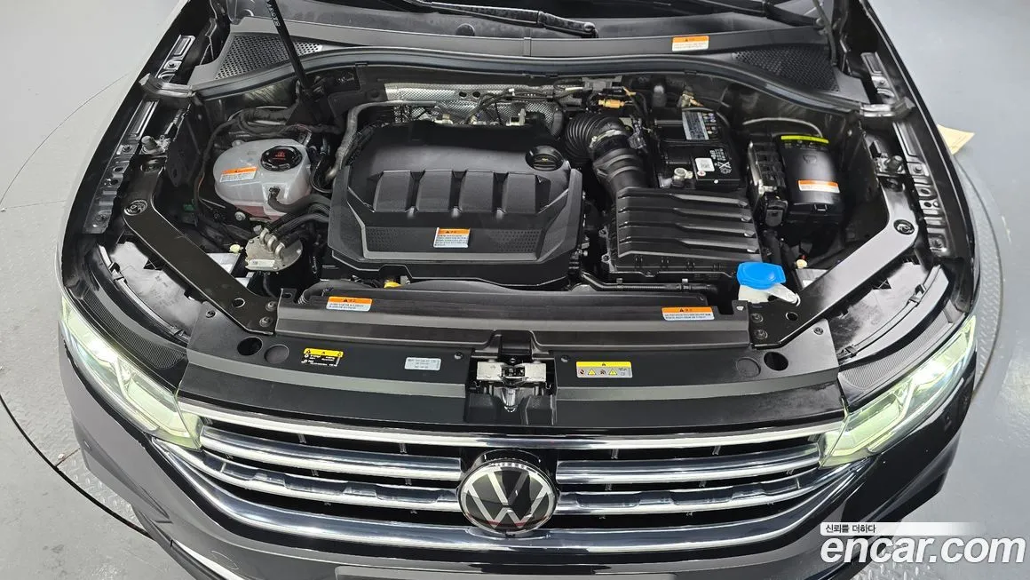 Volkswagen Tiguan — фото 10