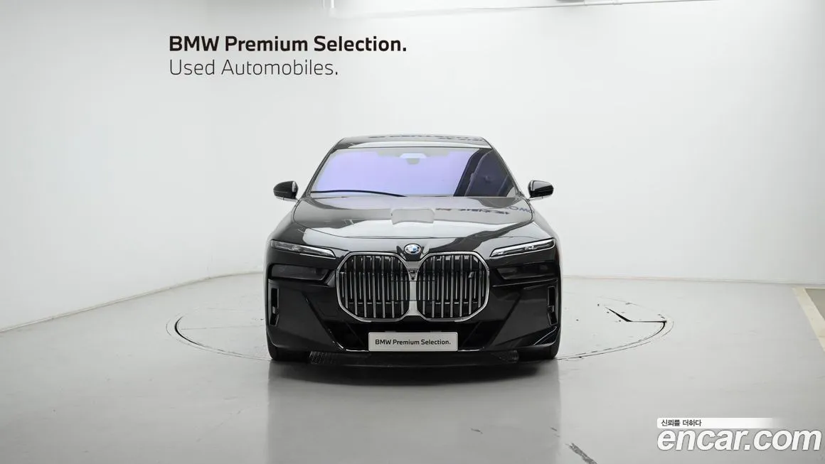 BMW i7 — фото 2