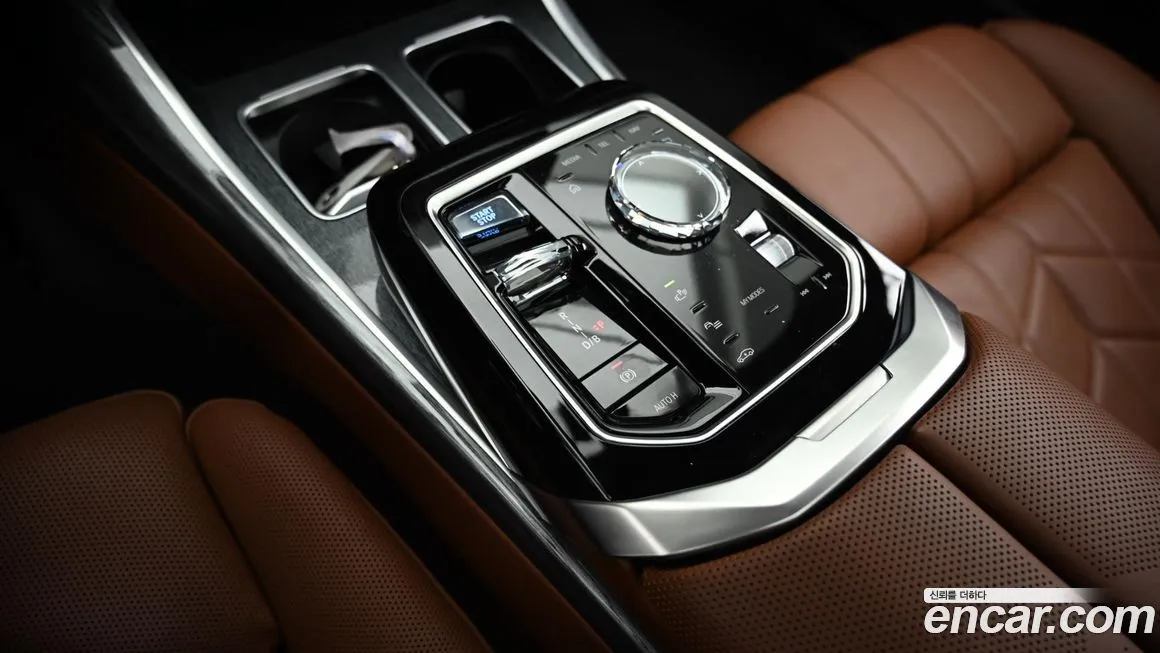 BMW i7 — фото 8