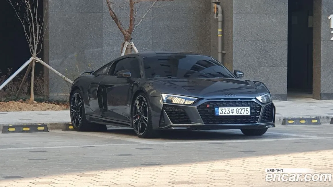 Audi R8 — фото 1
