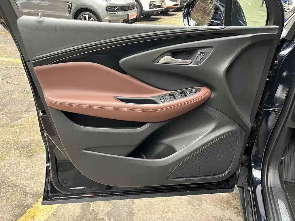 Buick Envision Plus — фото 8