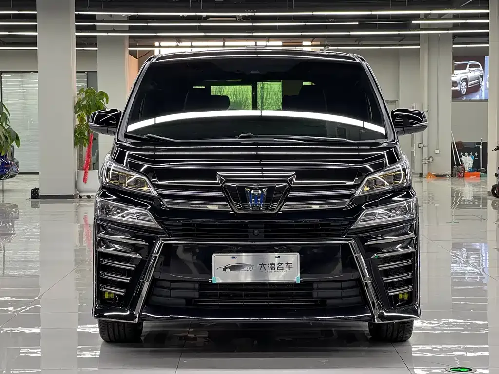 Toyota Vellfire — фото 4