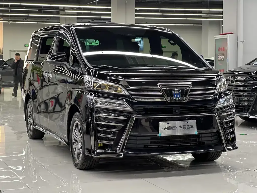 Toyota Vellfire — фото 7