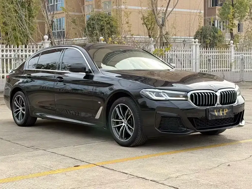BMW 5 Series — фото 9