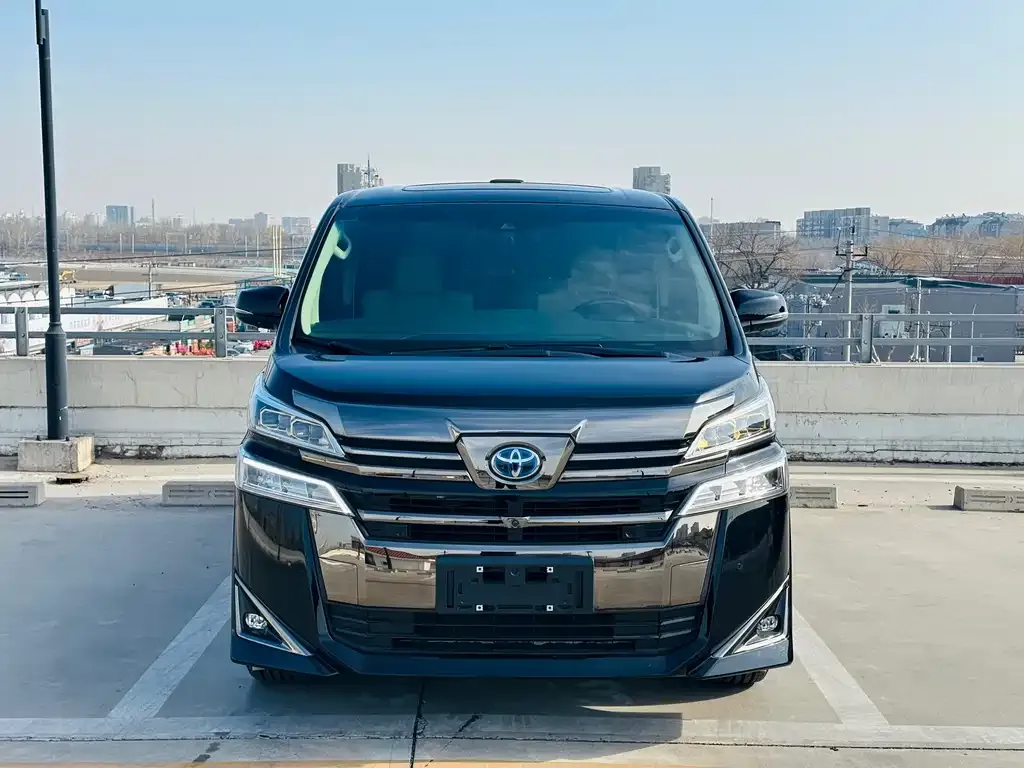 Toyota Vellfire — фото 5