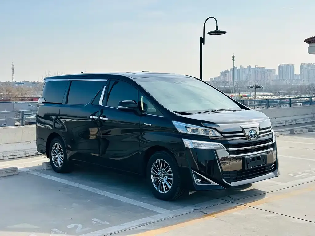 Toyota Vellfire — фото 4