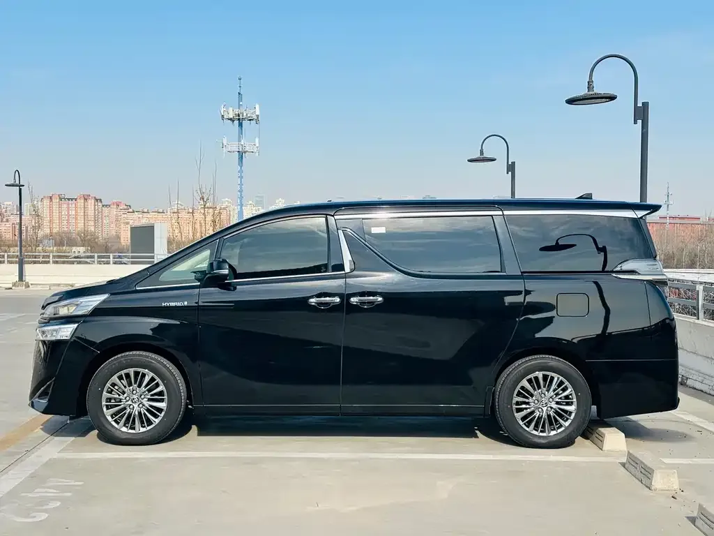 Toyota Vellfire — фото 8