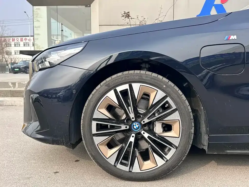 BMW i5 — фото 7