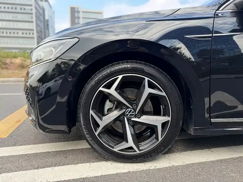 Volkswagen Passat — фото 3