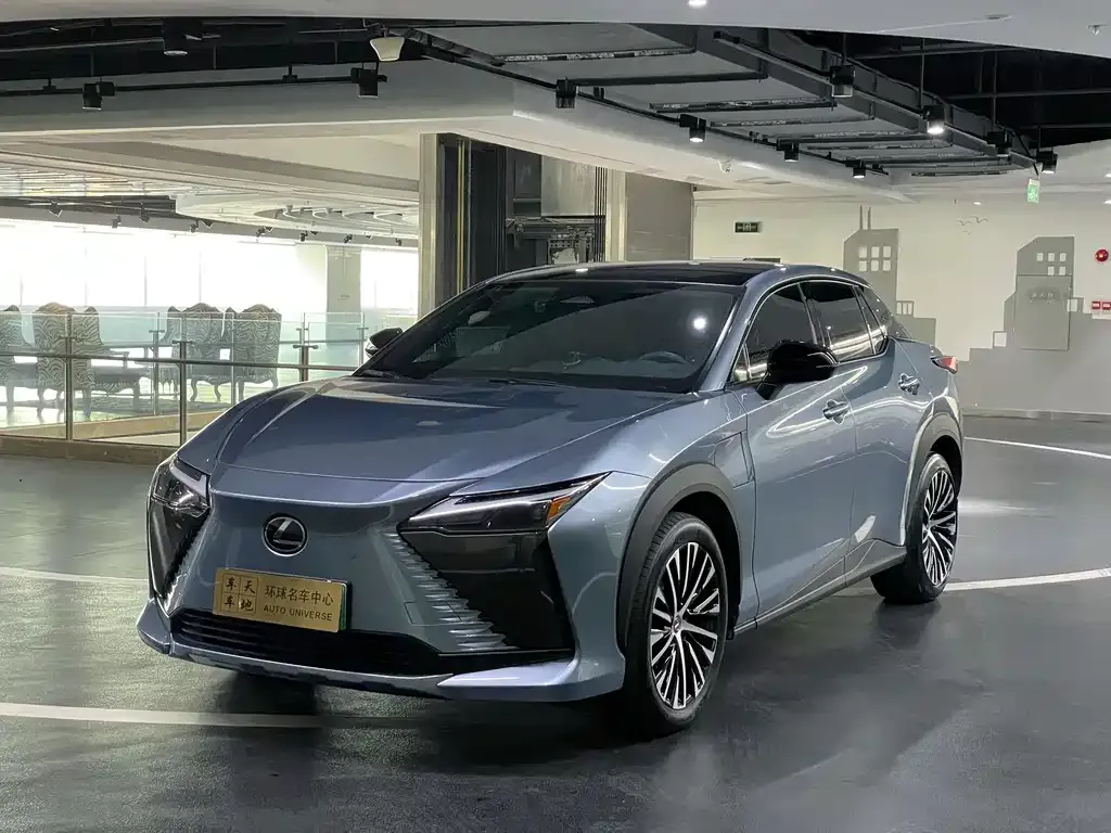 Lexus RZ — фото 1