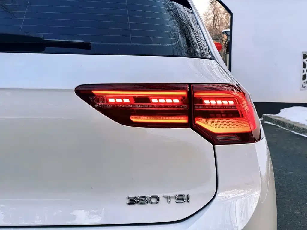 Volkswagen Golf GTI — фото 6