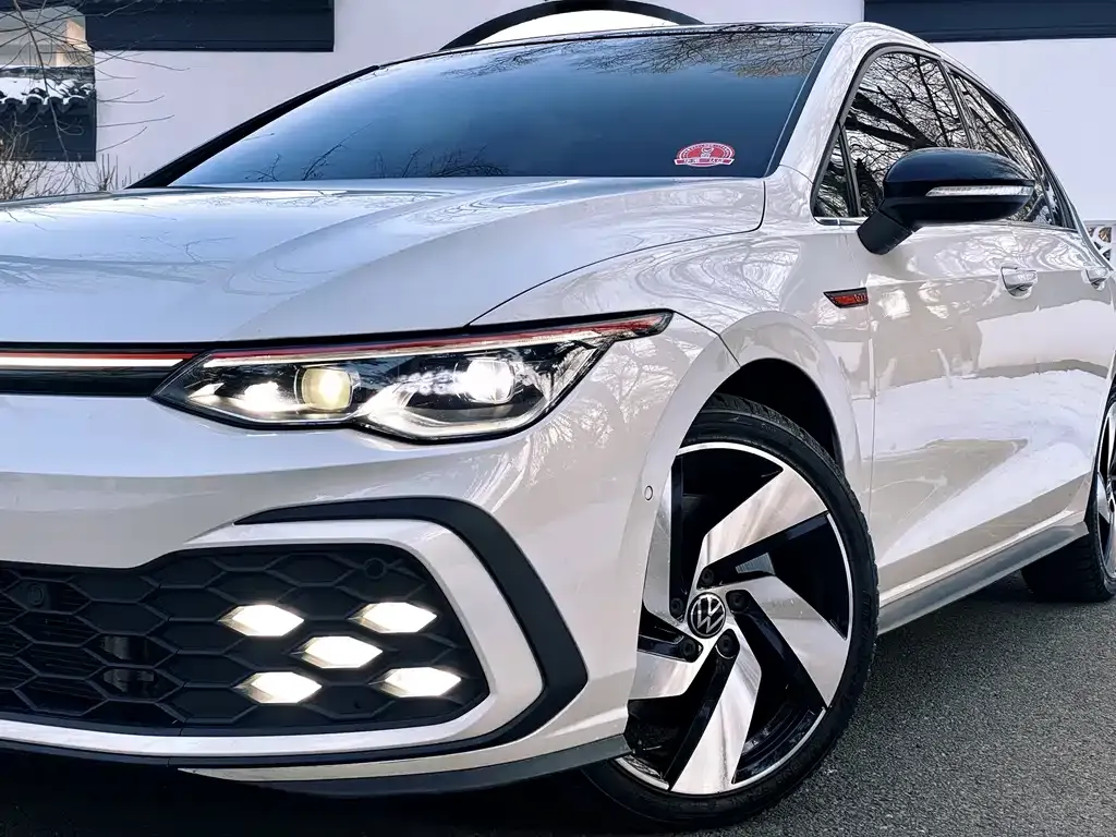 Volkswagen Golf GTI — фото 4