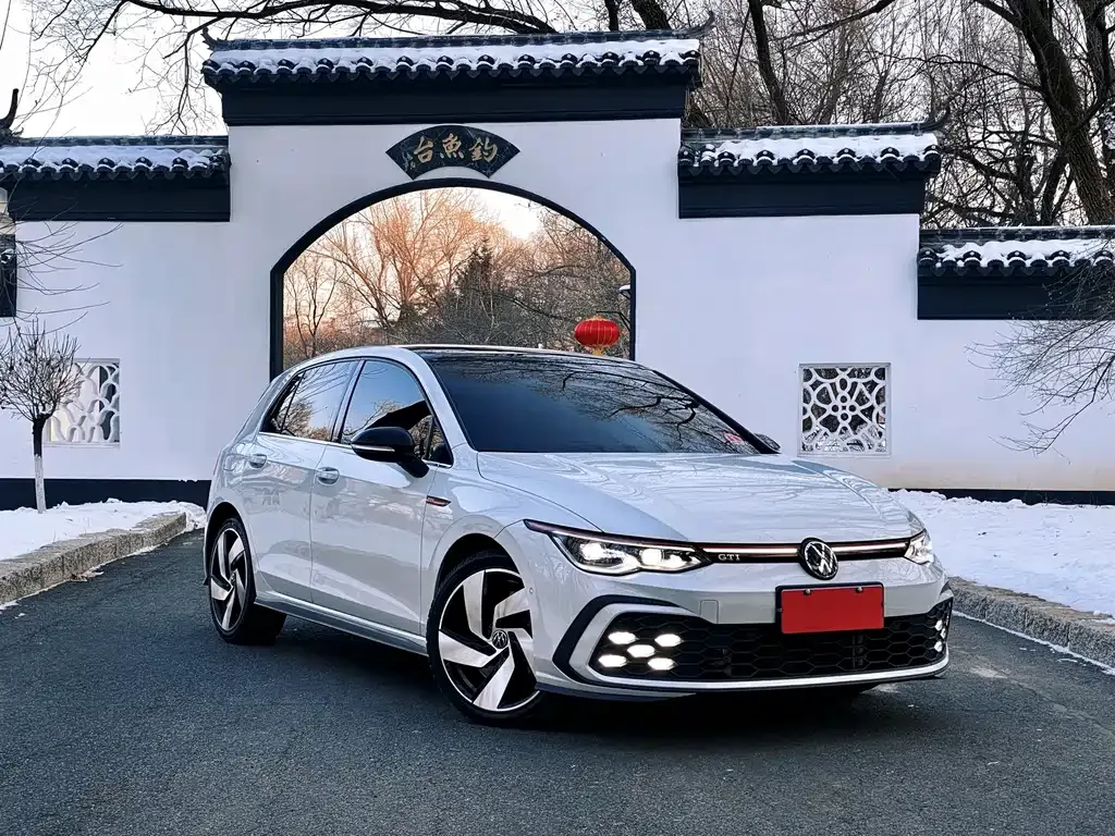 Volkswagen Golf GTI — фото 9