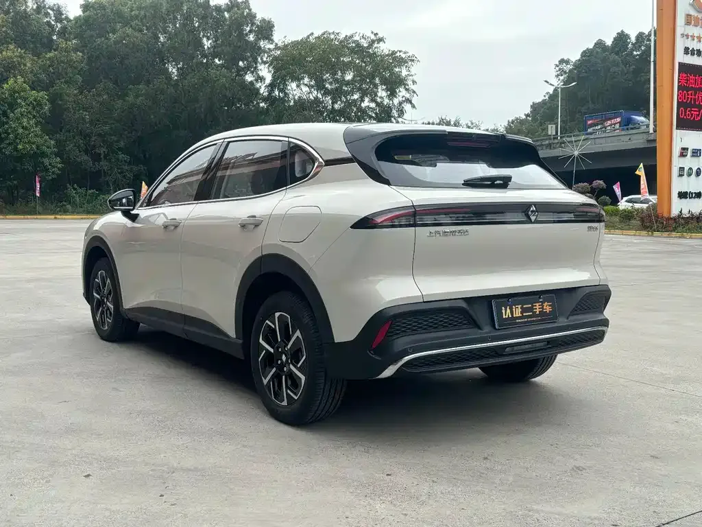 Baojun E6 — фото 4