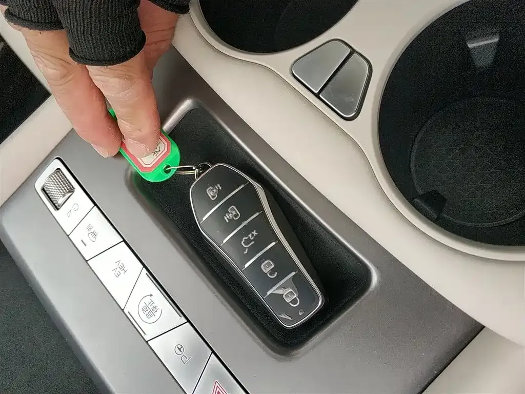 BYD Xia — фото 8