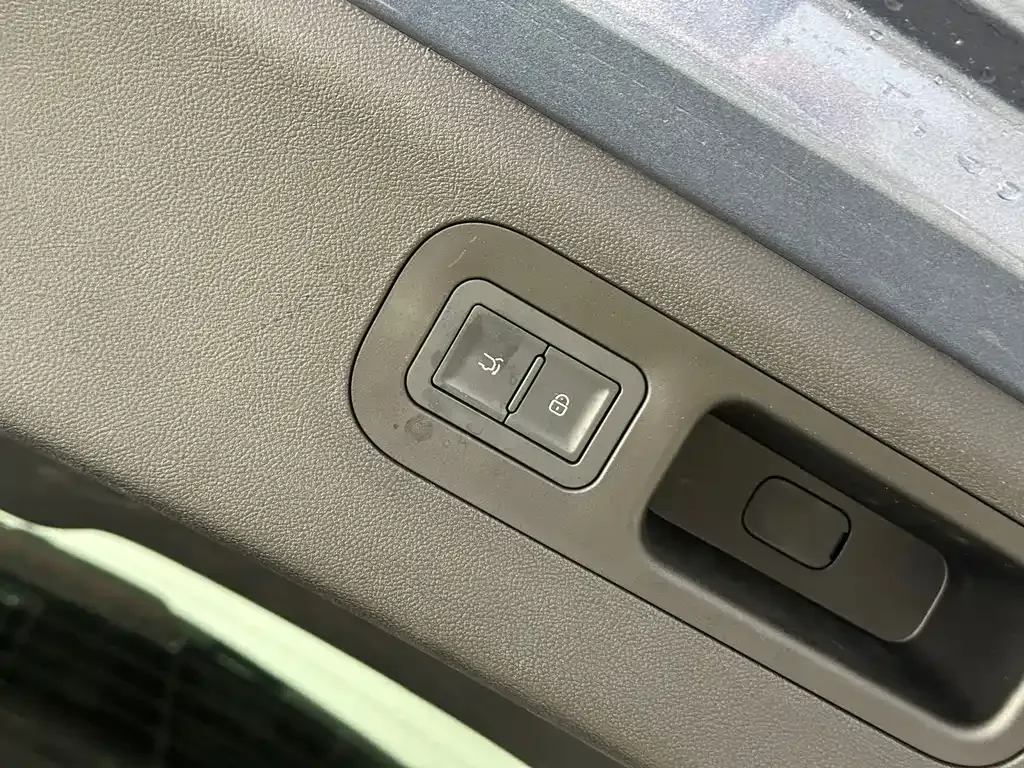 BYD Hiace 07 DM-i — фото 10