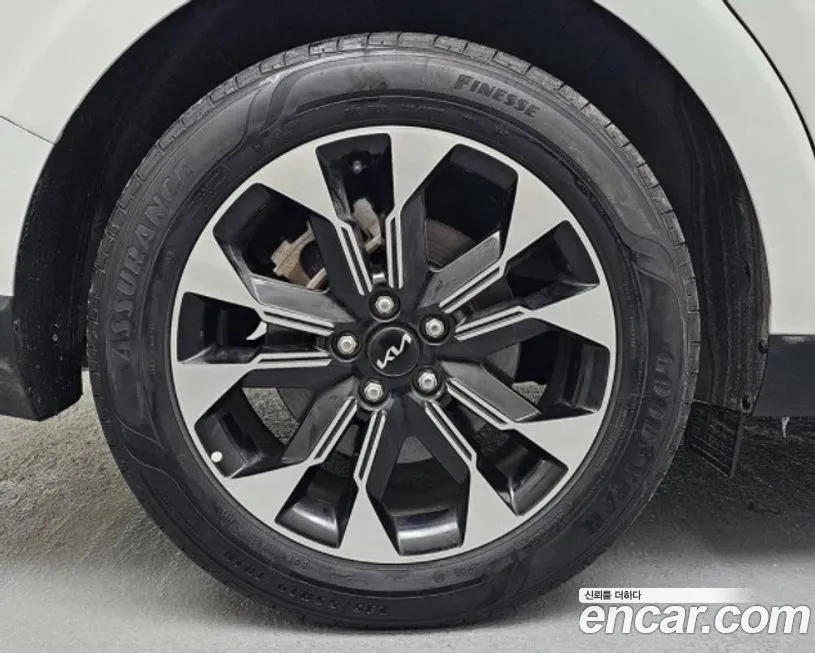 Kia Carnival — фото 10