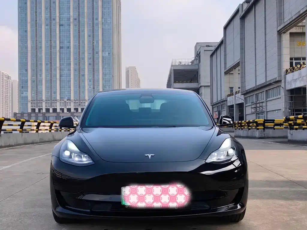 Tesla Model 3 — фото 4