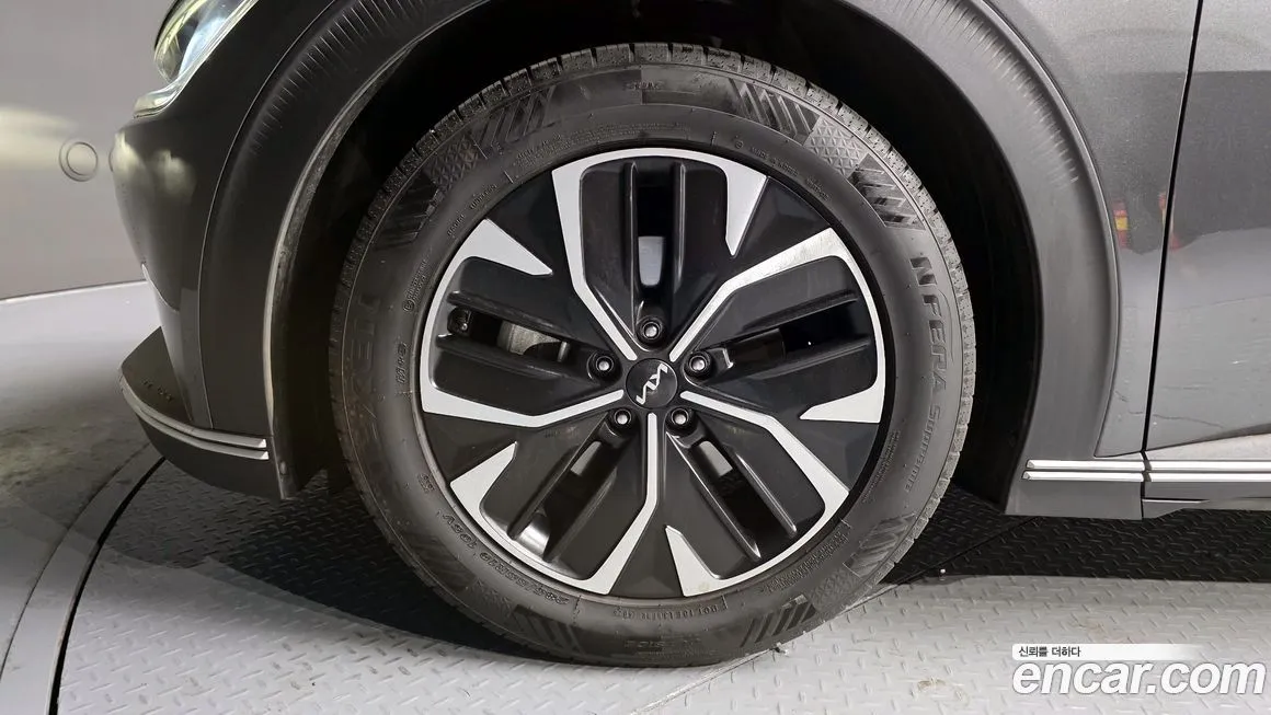 Kia EV6 — фото 6