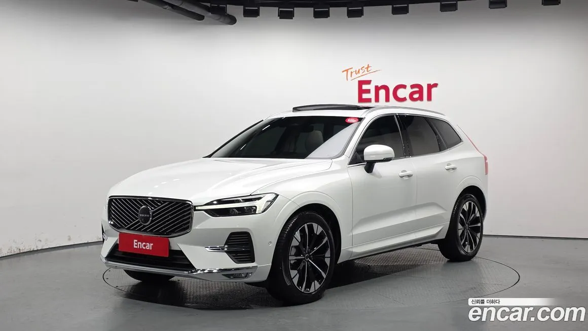 Volvo XC60 — фото 1