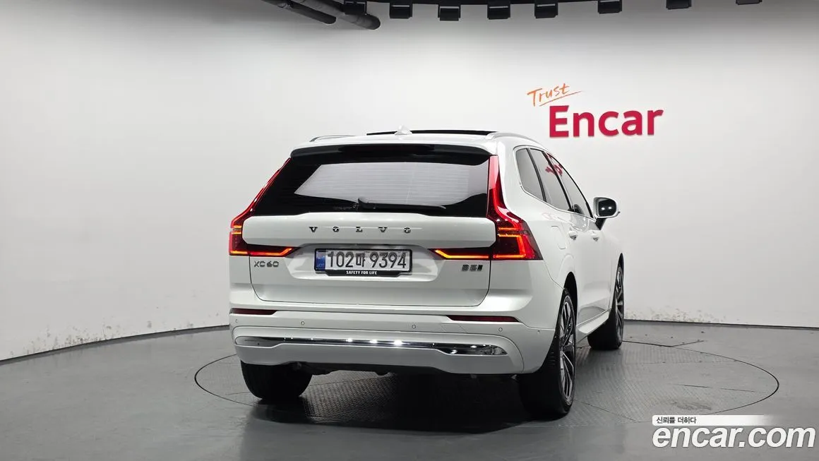 Volvo XC60 — фото 2