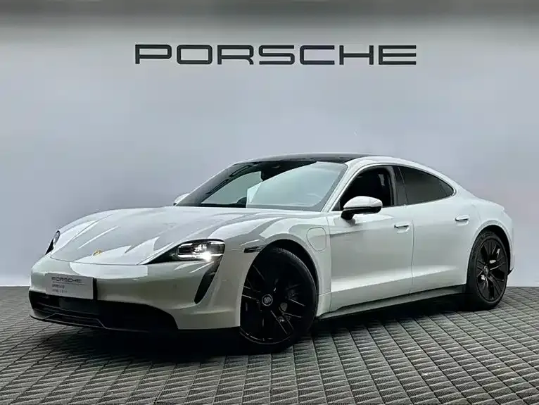 Porsche Taycan — фото 1
