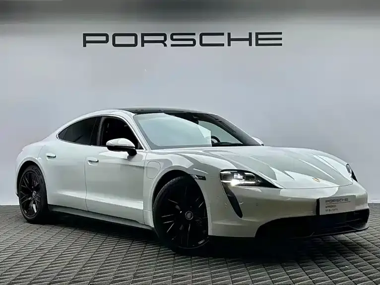 Porsche Taycan — фото 10
