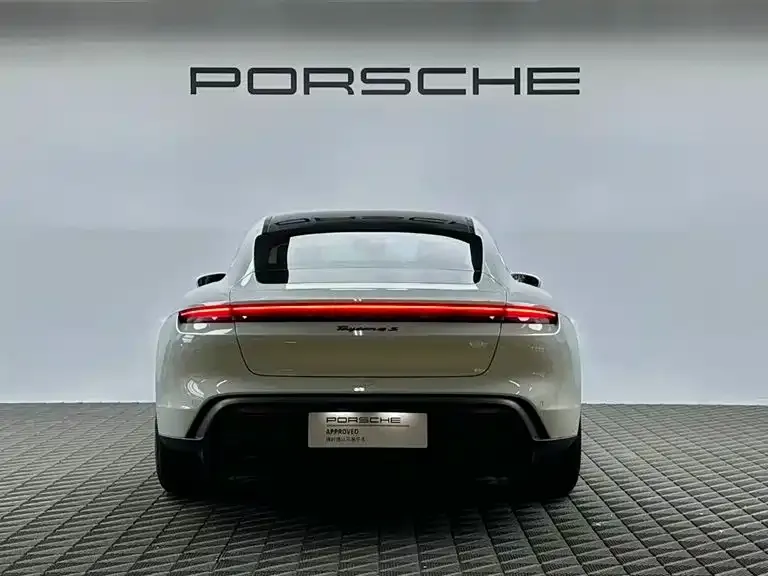 Porsche Taycan — фото 6