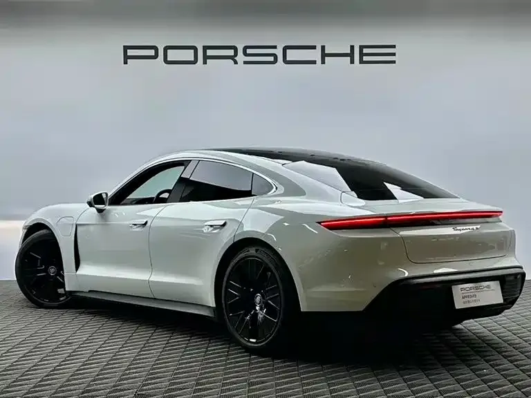 Porsche Taycan — фото 3