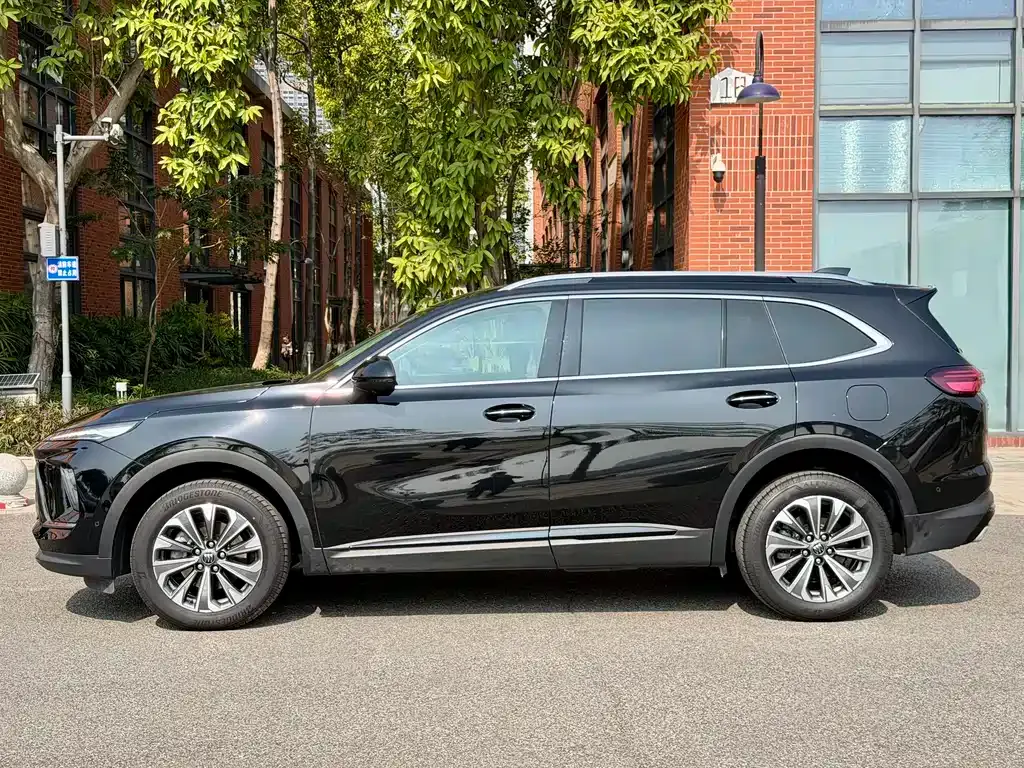 Buick Envision Plus — фото 9