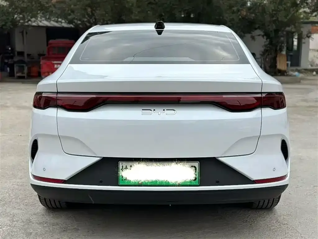 BYD Qin L — фото 2