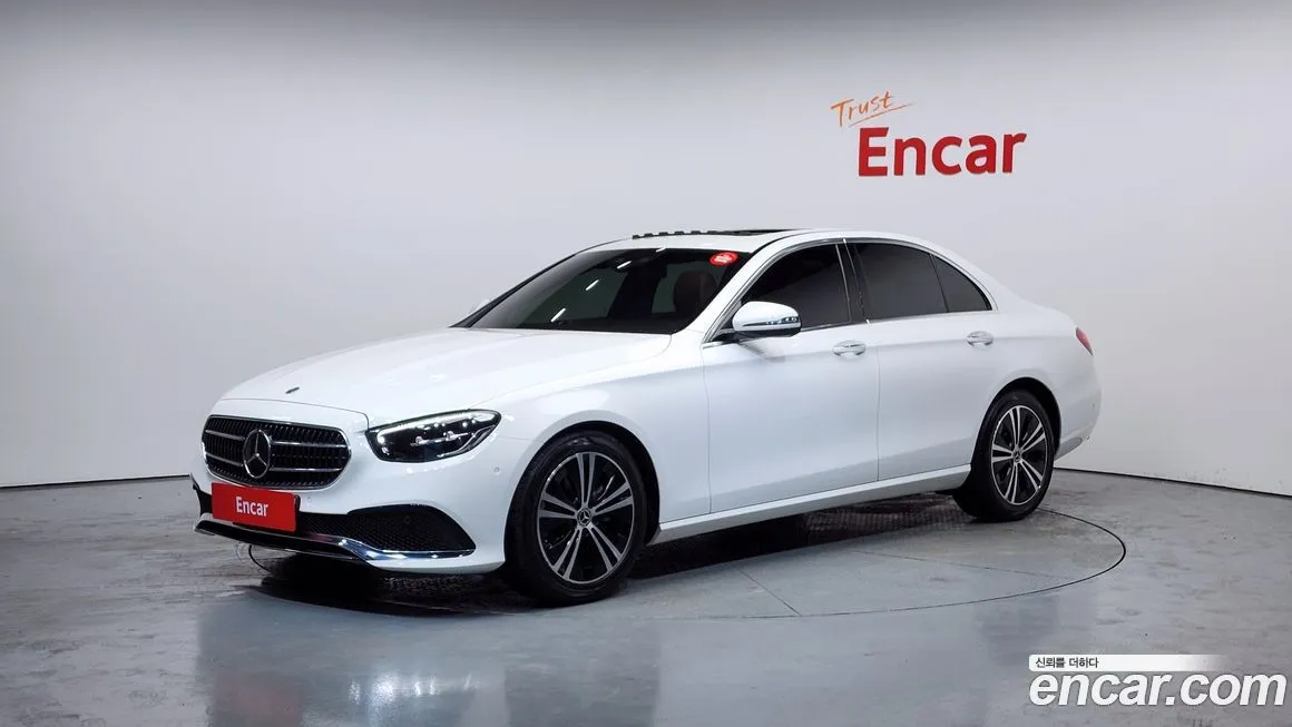 Mercedes-Benz E-Class — фото 1