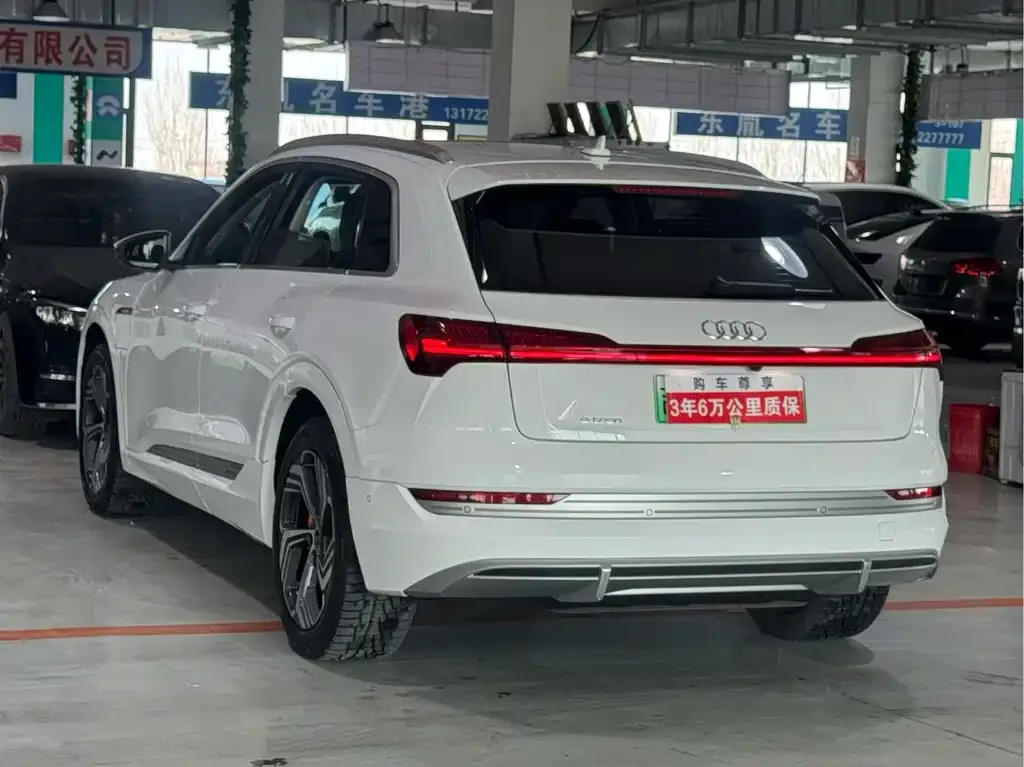 Audi e-tron — фото 3