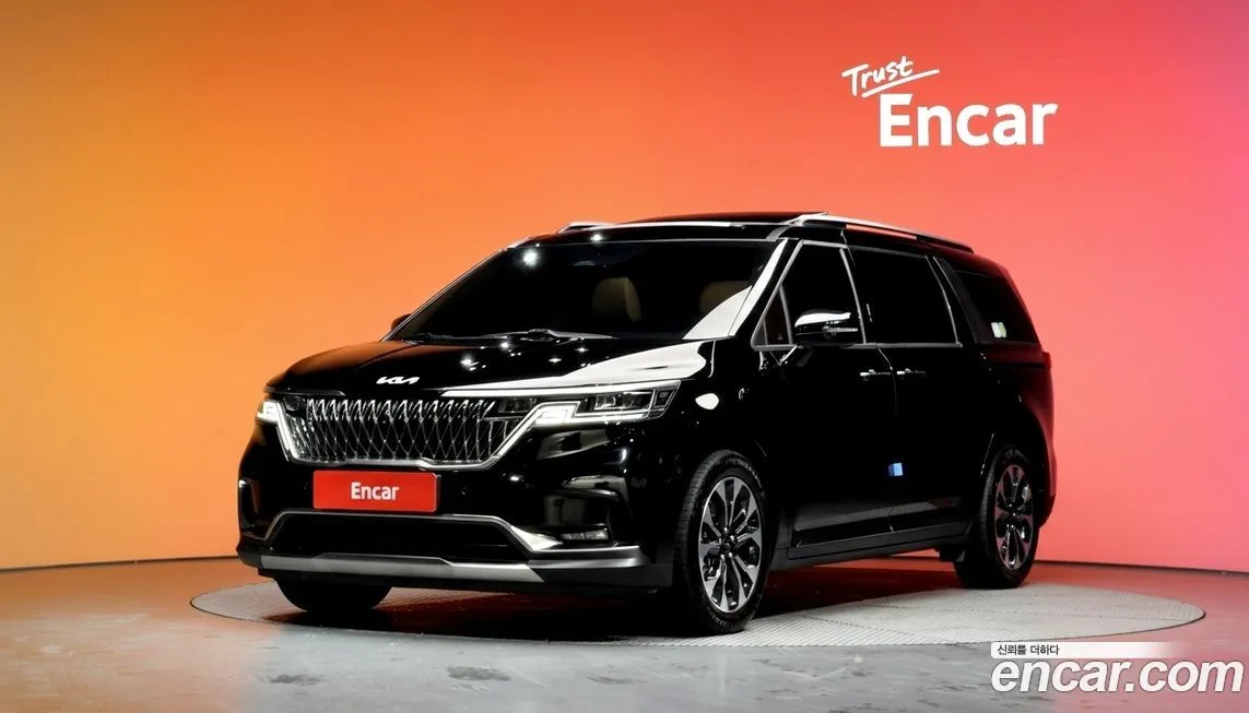 Kia Carnival — фото 1