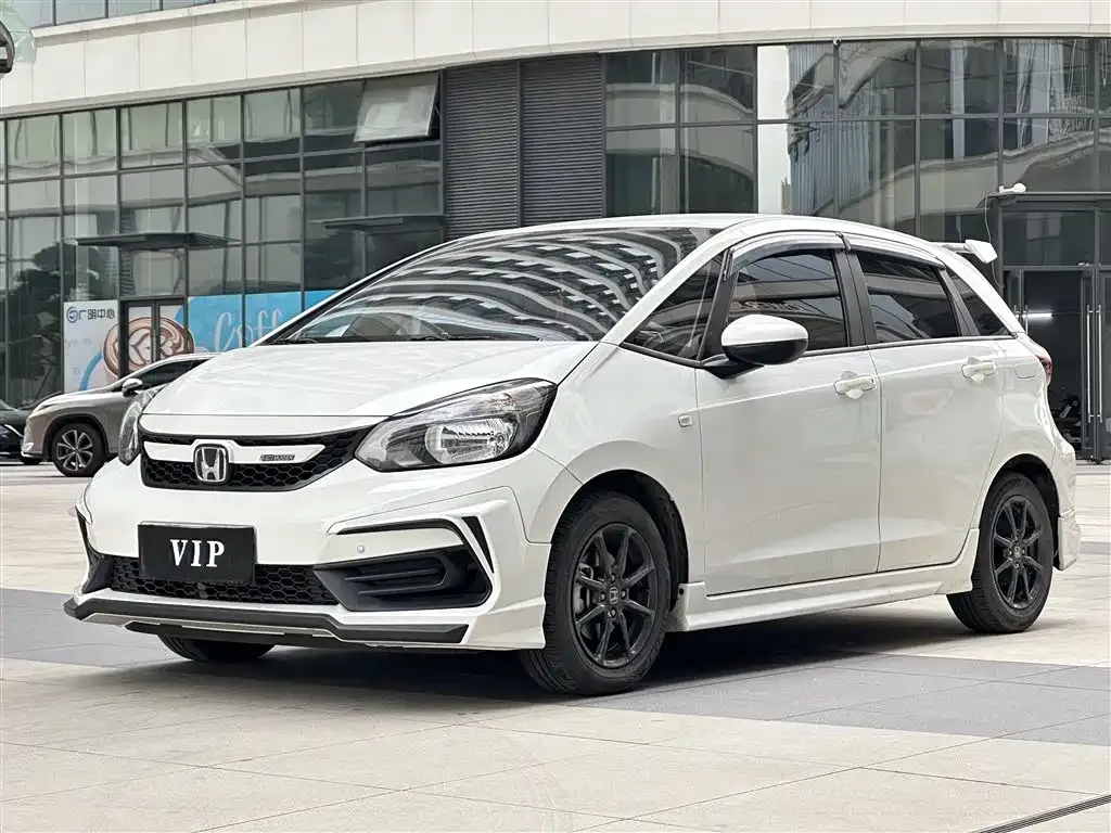 Honda Fit — фото 1