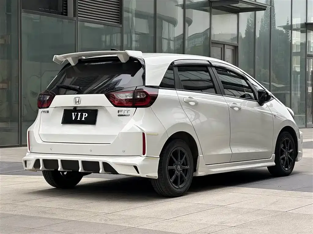 Honda Fit — фото 8
