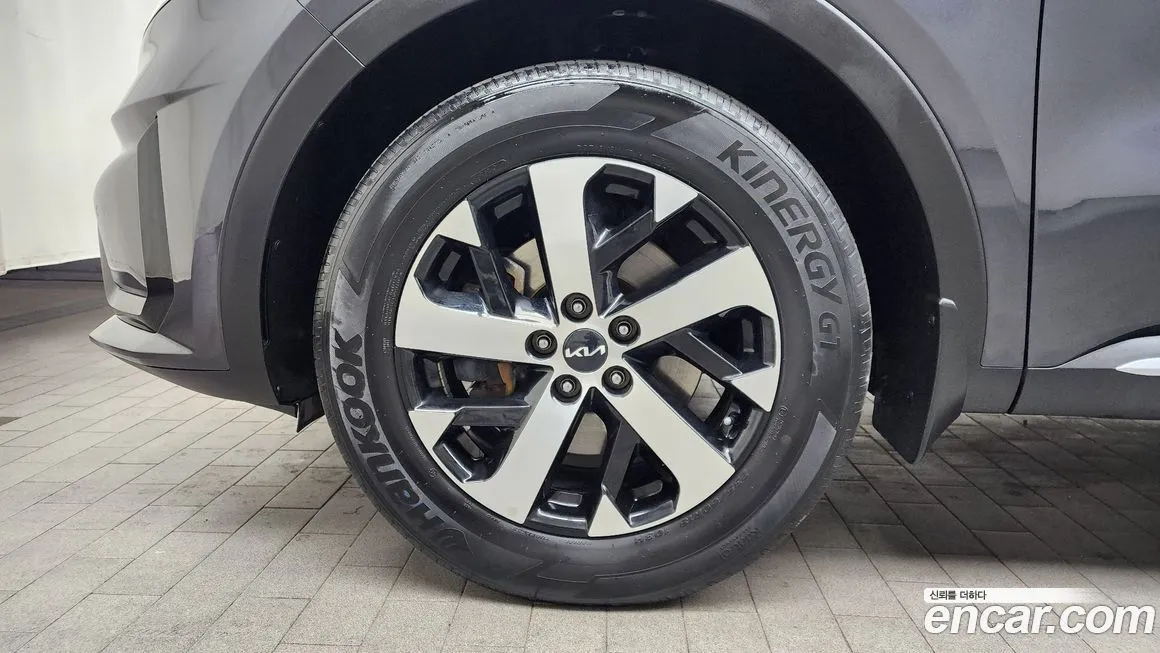 Kia Sorento — фото 6