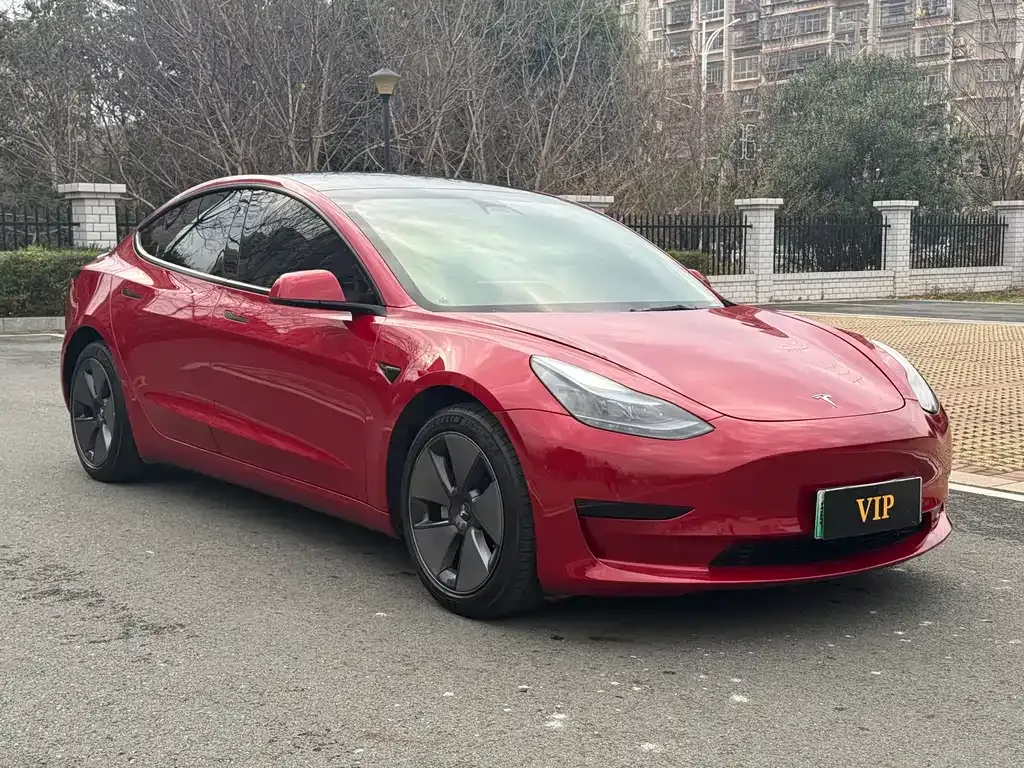 Tesla Model 3 — фото 3