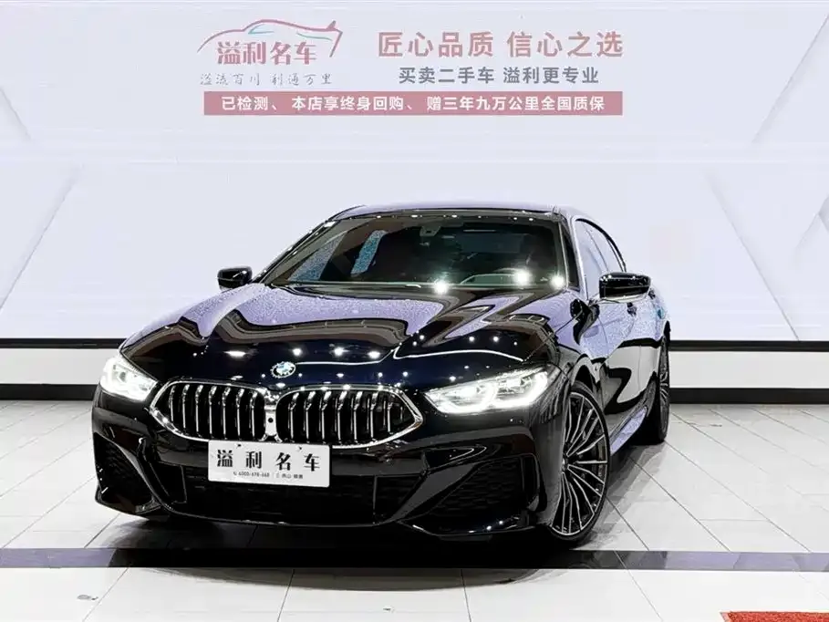 BMW 8 Series — фото 1