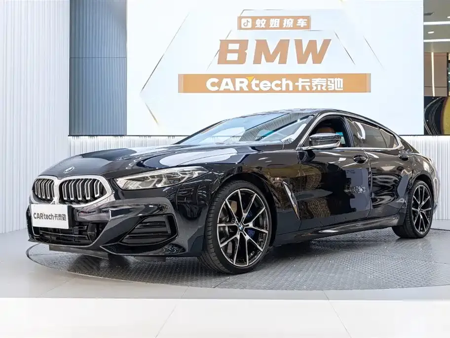 BMW 8 Series — фото 1
