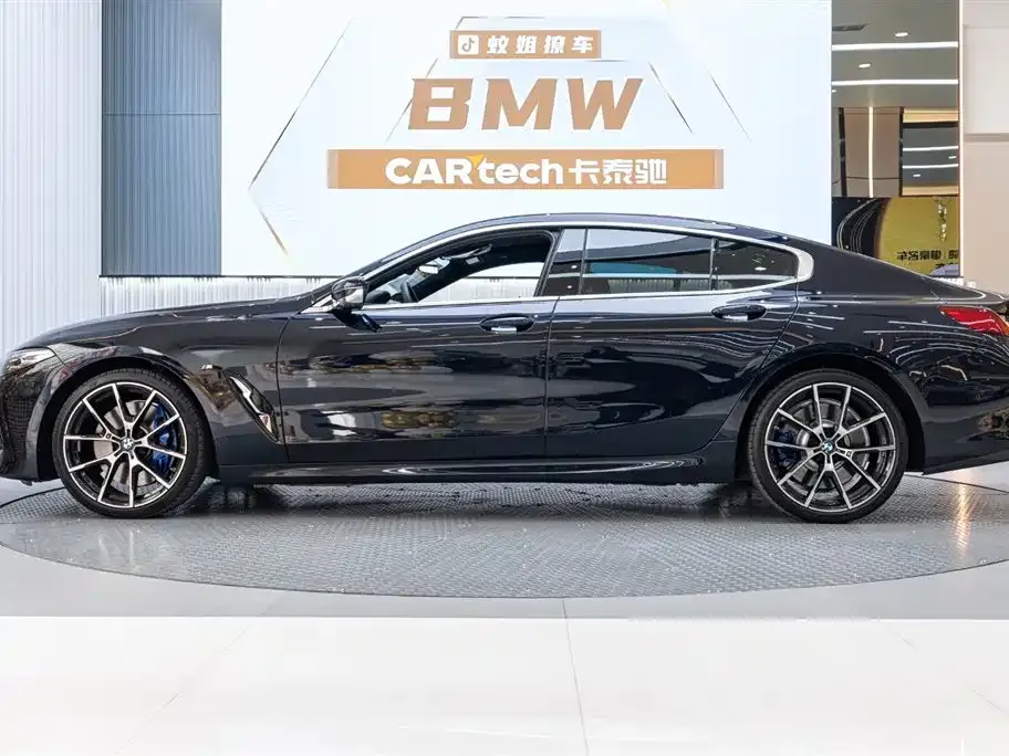 BMW 8 Series — фото 6
