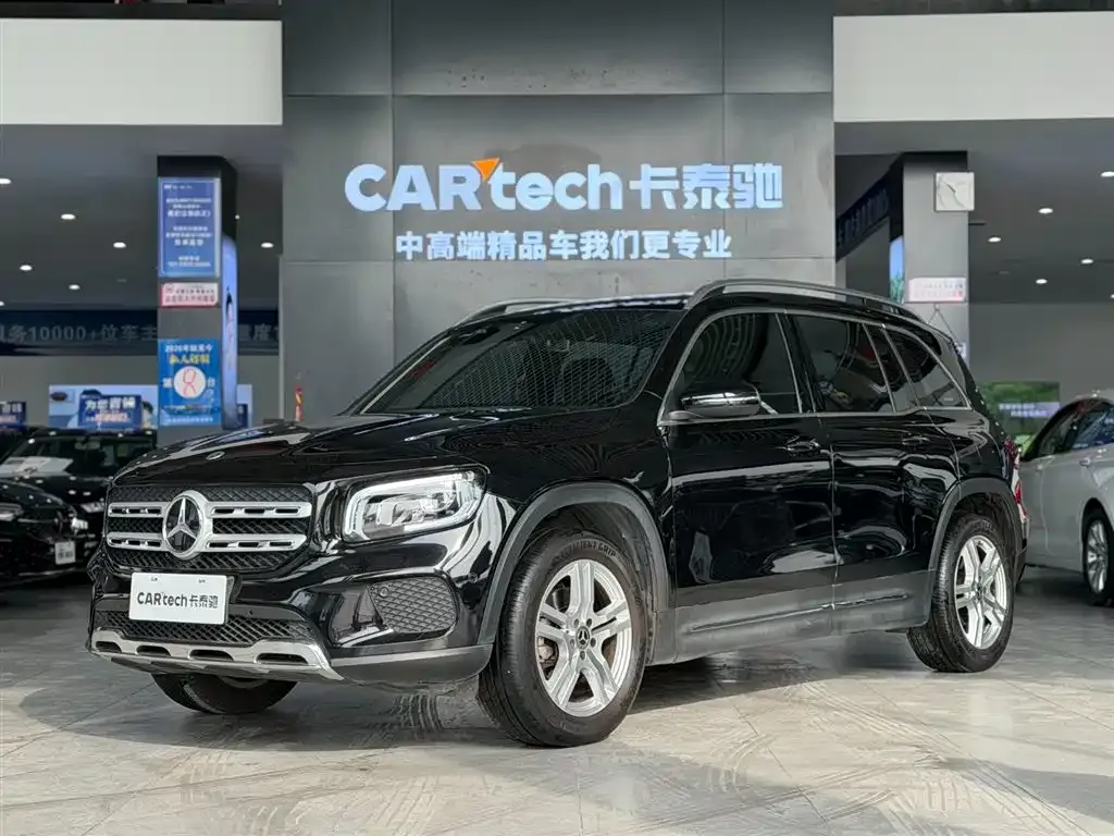 Mercedes-Benz GLB — фото 1