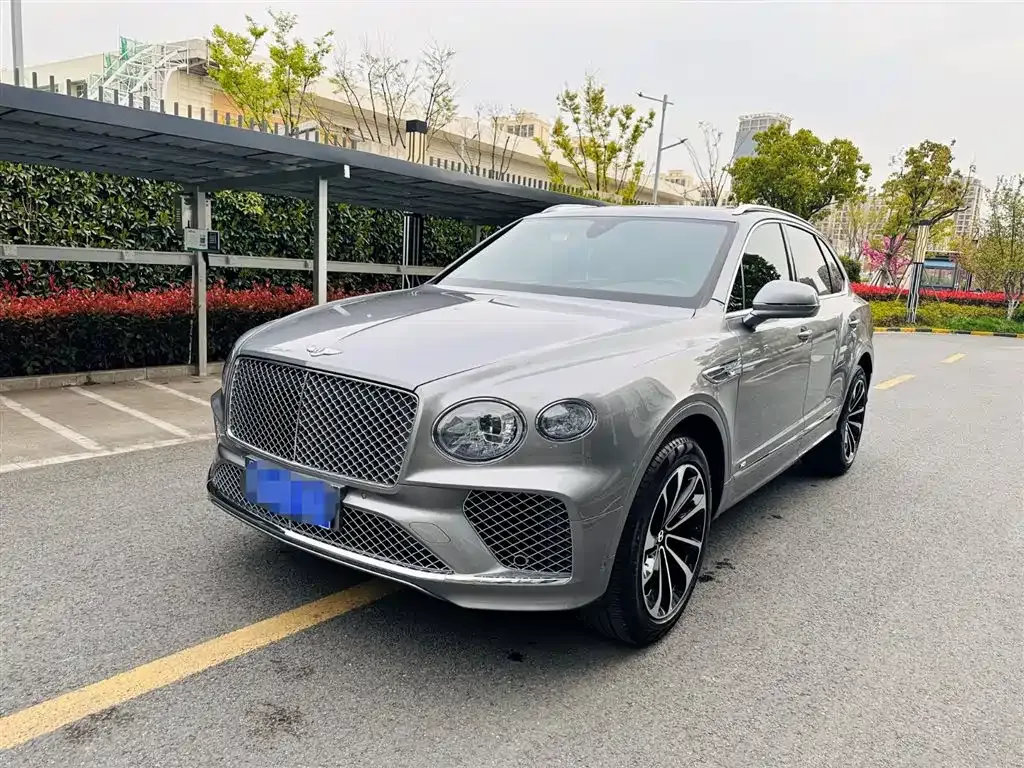 Bentley Bentayga — фото 1
