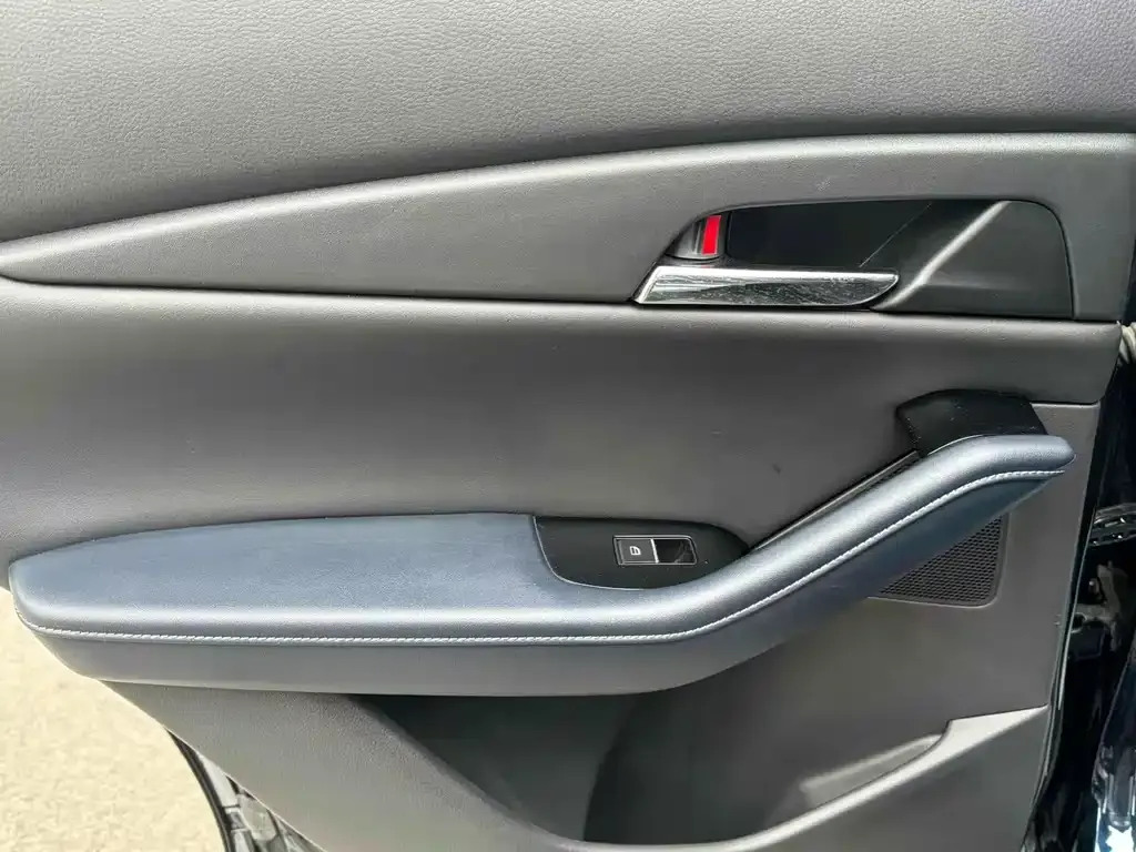 Mazda CX-30 — фото 10